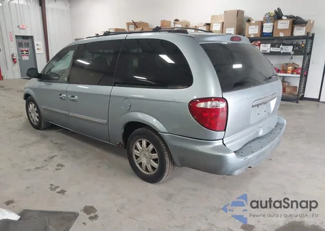 2005 Chrysler Town & Country Touring z USA, uszkodzony, nr VIN 2C4GP54L75R129944